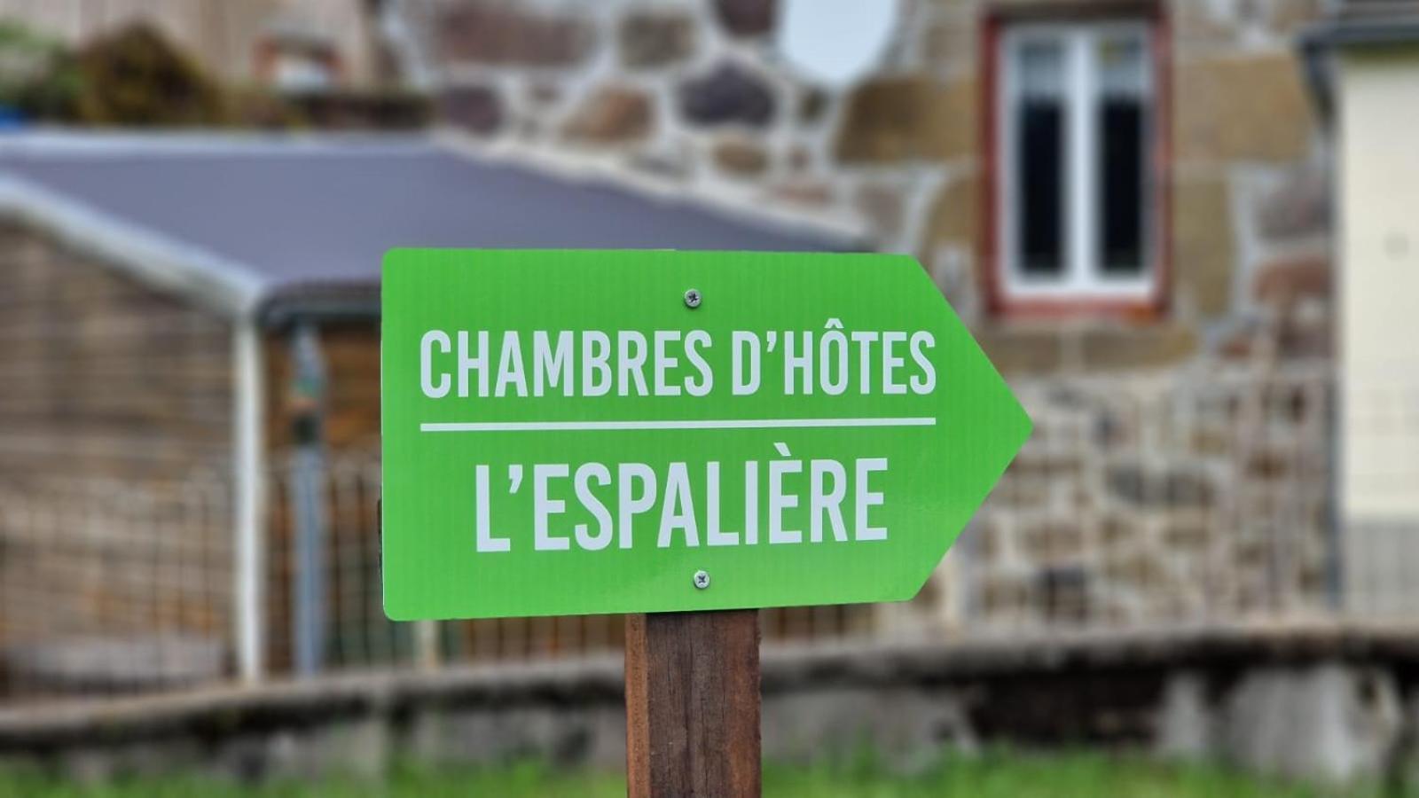 La Gentiane Bed & Breakfast Le Falgoux Bagian luar foto