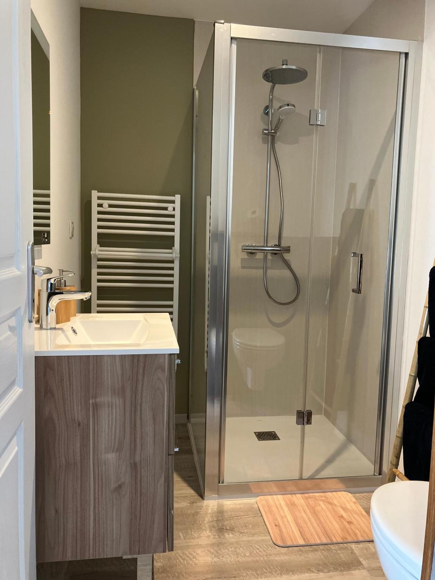 La Gentiane Bed & Breakfast Le Falgoux Bagian luar foto