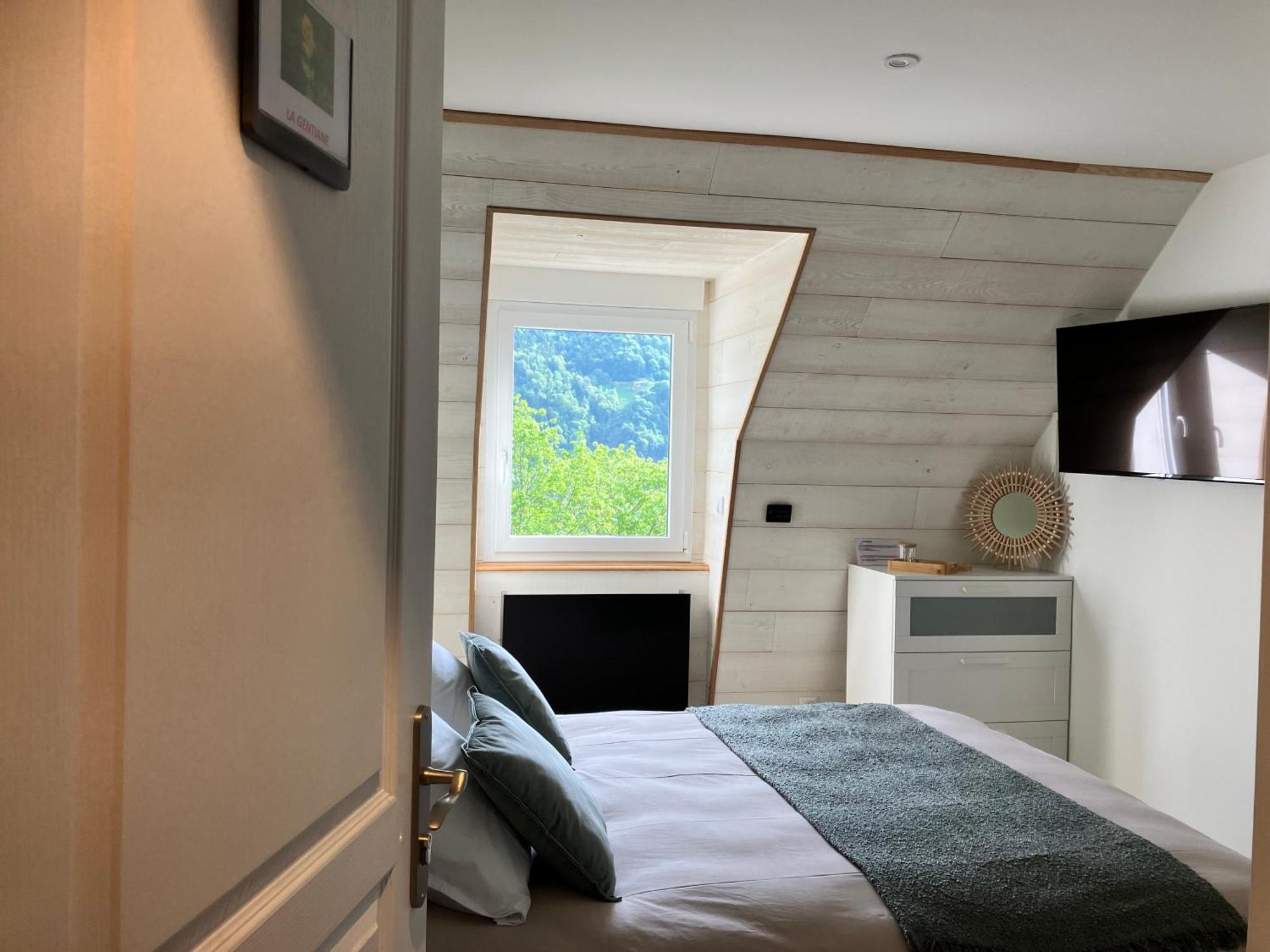 La Gentiane Bed & Breakfast Le Falgoux Bagian luar foto
